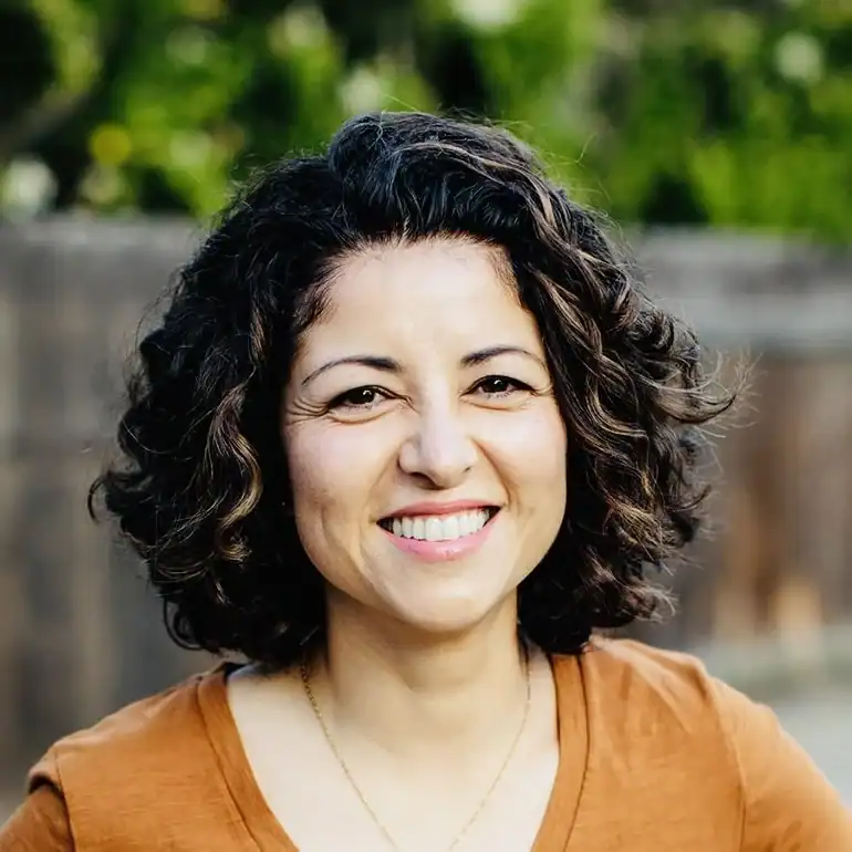 Supportive doula Natalia providing compassionate care for new mothers and families during childbirth.
